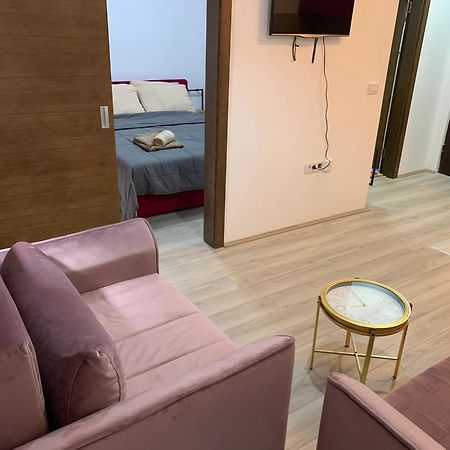 De Lux Nedeljkovic Aparthotel Jagodina Exteriör bild