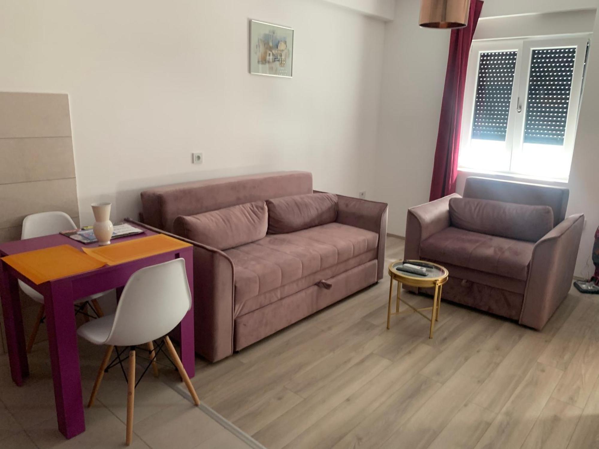 De Lux Nedeljkovic Aparthotel Jagodina Exteriör bild
