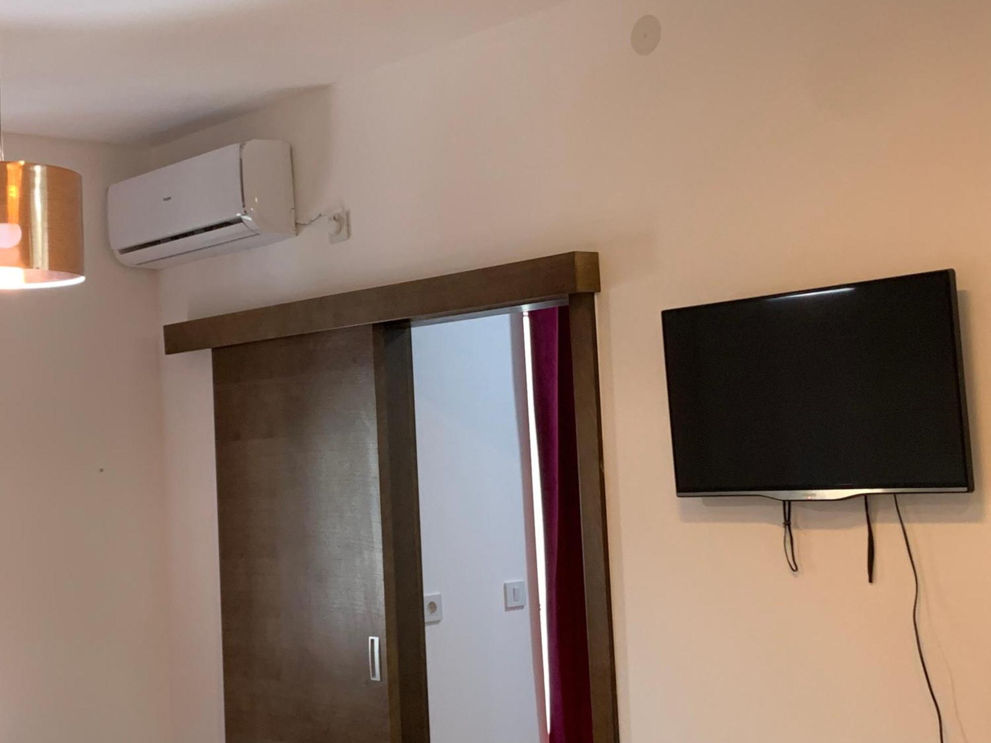De Lux Nedeljkovic Aparthotel Jagodina Exteriör bild