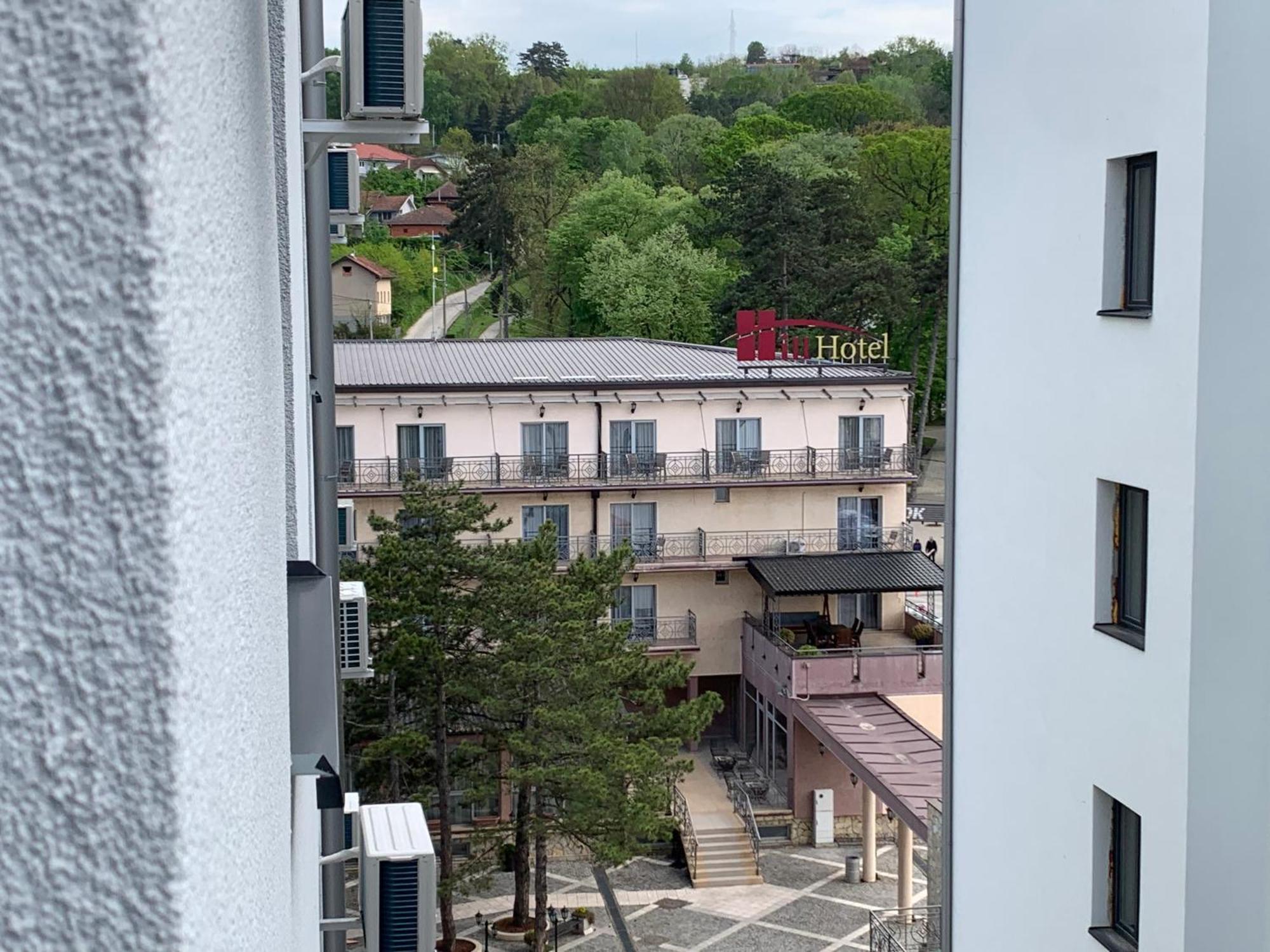 De Lux Nedeljkovic Aparthotel Jagodina Exteriör bild